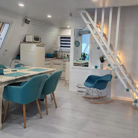 Aurora * Waldbrunn (Baden-Wurttemberg)